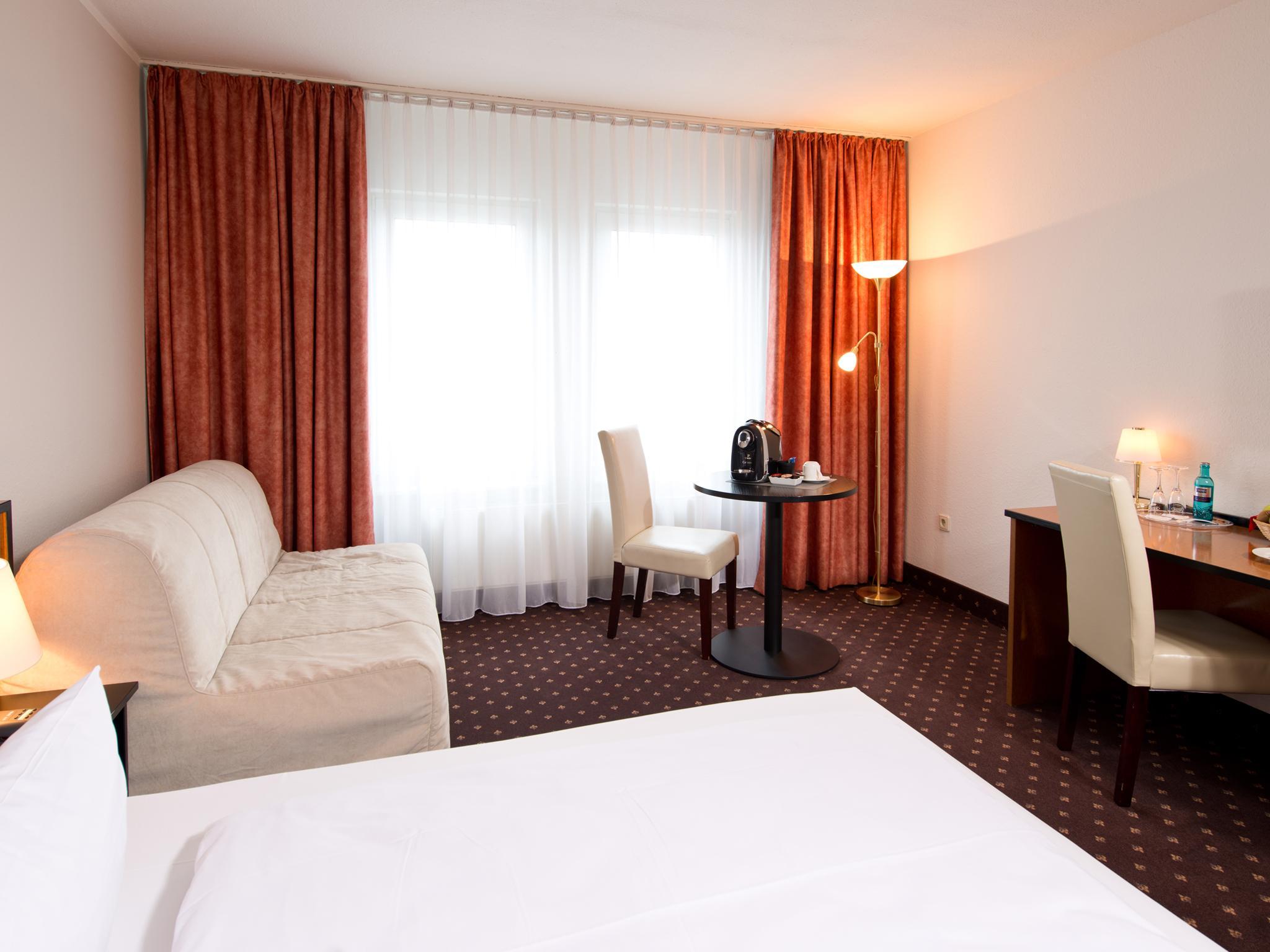 Achat Hotel ฮอคเคนไฮม์ ภายนอก รูปภาพ